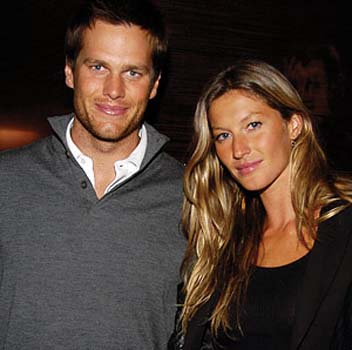 Patriots QB Tom Brady and wife model Gisele Bundchen welcome their first child