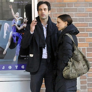 Natalie Pregnant And Engaged To Black Swan Co-Star Benjamin Millepied – Hot Indie News